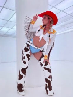 HIGH ROAD COWGIRL HALLOWEEN RED HAT -Lole Clothing Shop Facetune 03 09 2023 18 01 49