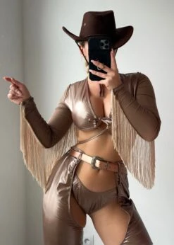 HIGH ROAD COWGIRL HALLOWEEN BROWN HAT -Lole Clothing Shop Facetune 29 09 2024 16 43 45 d9bf57ff 8180 4e48 9d46 4d938518b9f3