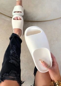 MUY CALIENTE MOM JEANS -Lole Clothing Shop IMG 1897 Facetune 05 02 2021 15 26 44