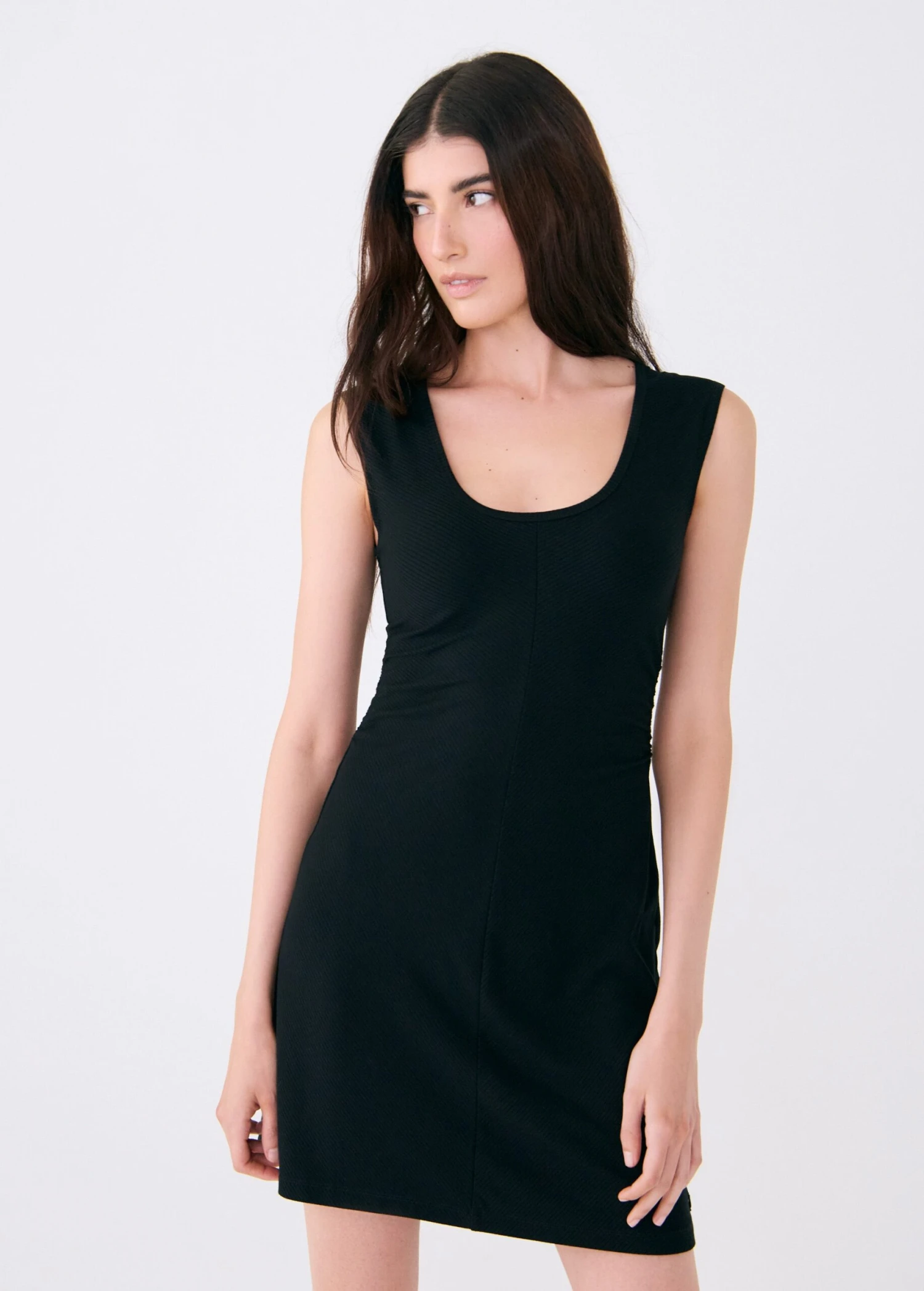 Traverse Ruched Short Sleeve Dress 3 Traverse Ruched Short Sleeve Dress