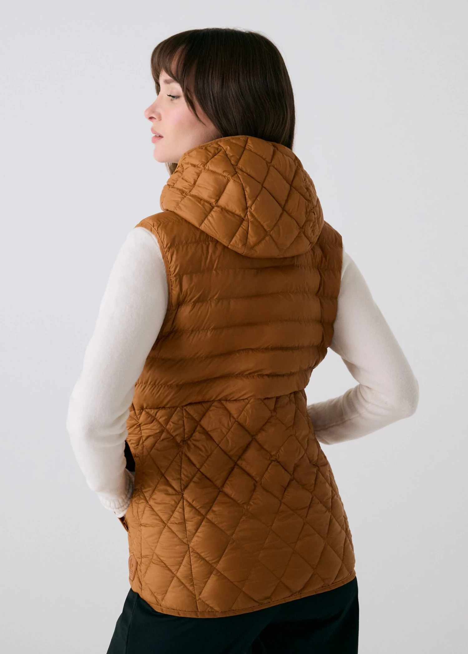 The Base Insulated Vest 11 The Base Insulated Vest - Image 9