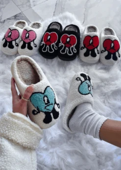 NEVERITA BLUE HEART SLIPPERS