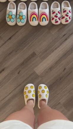 MAKE YOU SNUGGLE RAINBOW SLIPPERS -Lole Clothing Shop eb4a129a45804448beef8f9605db0880.thumbnail.0000000000